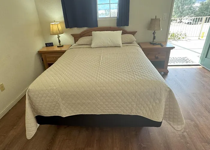 Barewood Inn & Suites